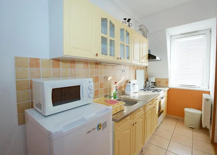 Zoli Apartmanok-kinga Kolcsey 34-36 Hajdúszoboszló