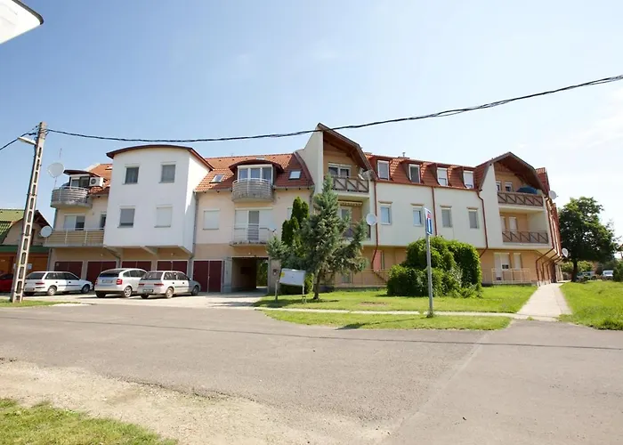 아파트 Zoli Apartmanok-kinga Kolcsey 34-36 Hajdúszoboszló