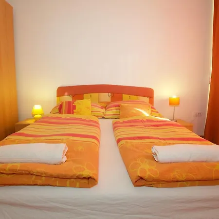 Zoli Apartmanok-kinga Kolcsey 34-36 Apartment